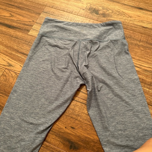 Workout Leggings (2) UA and Lulu - Picture 7 of 9